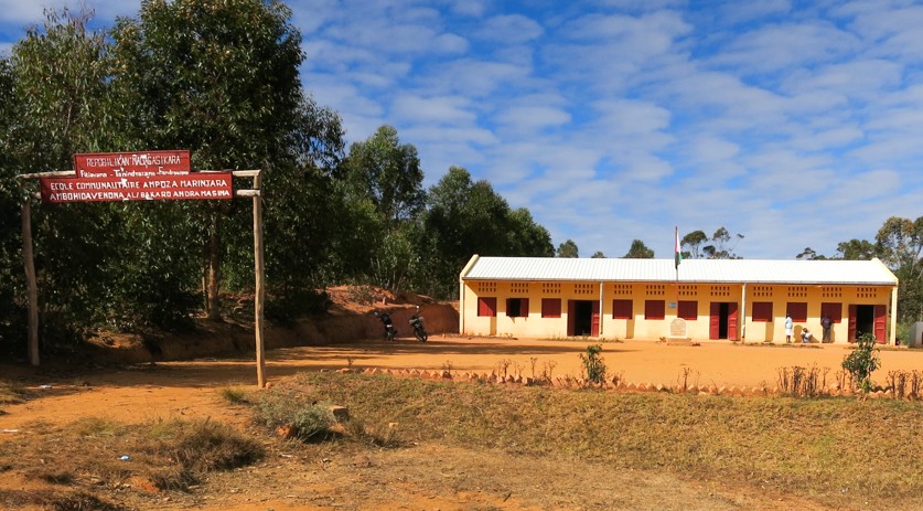Nouvelle cole Alatsinainy Bakaro