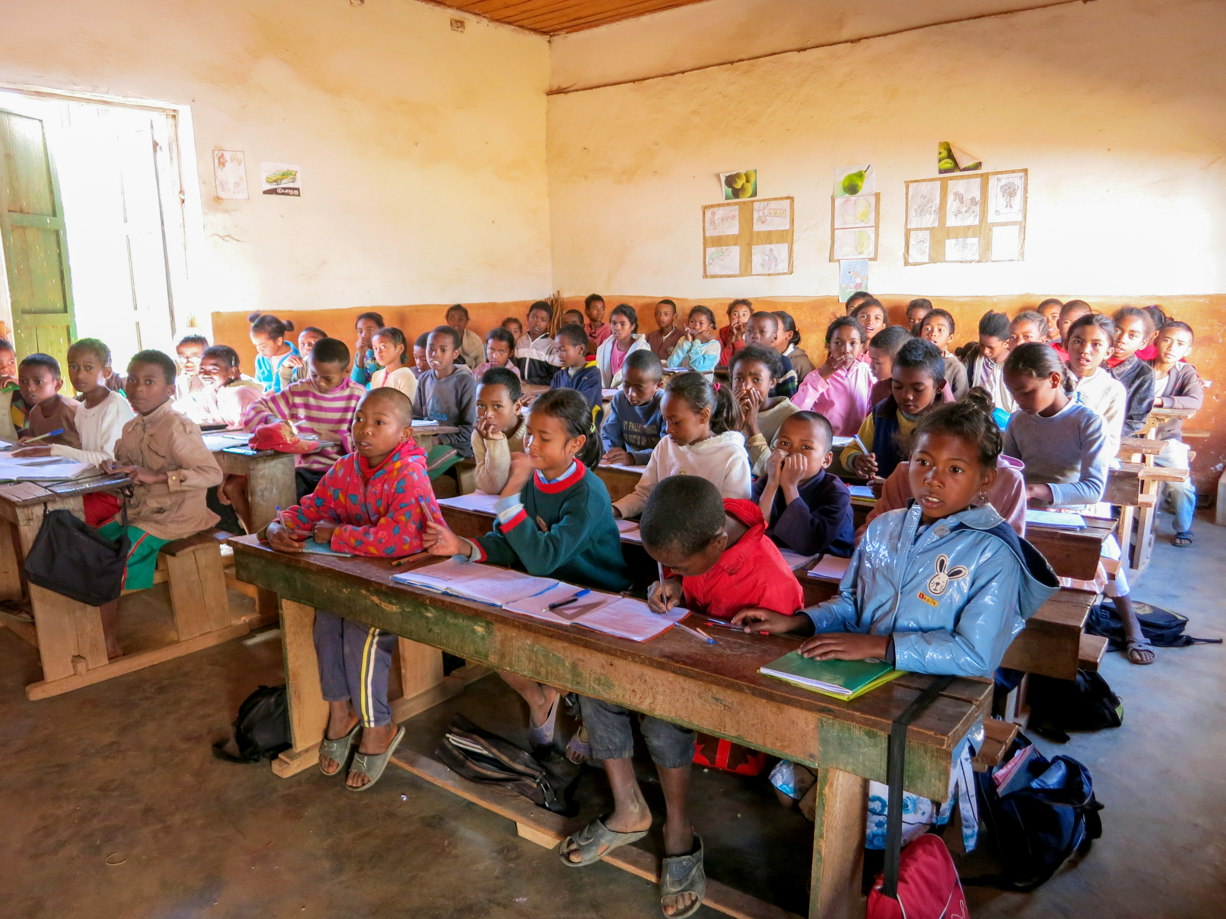 N19-8_Educ_classes- Alatsinainy Bakaro